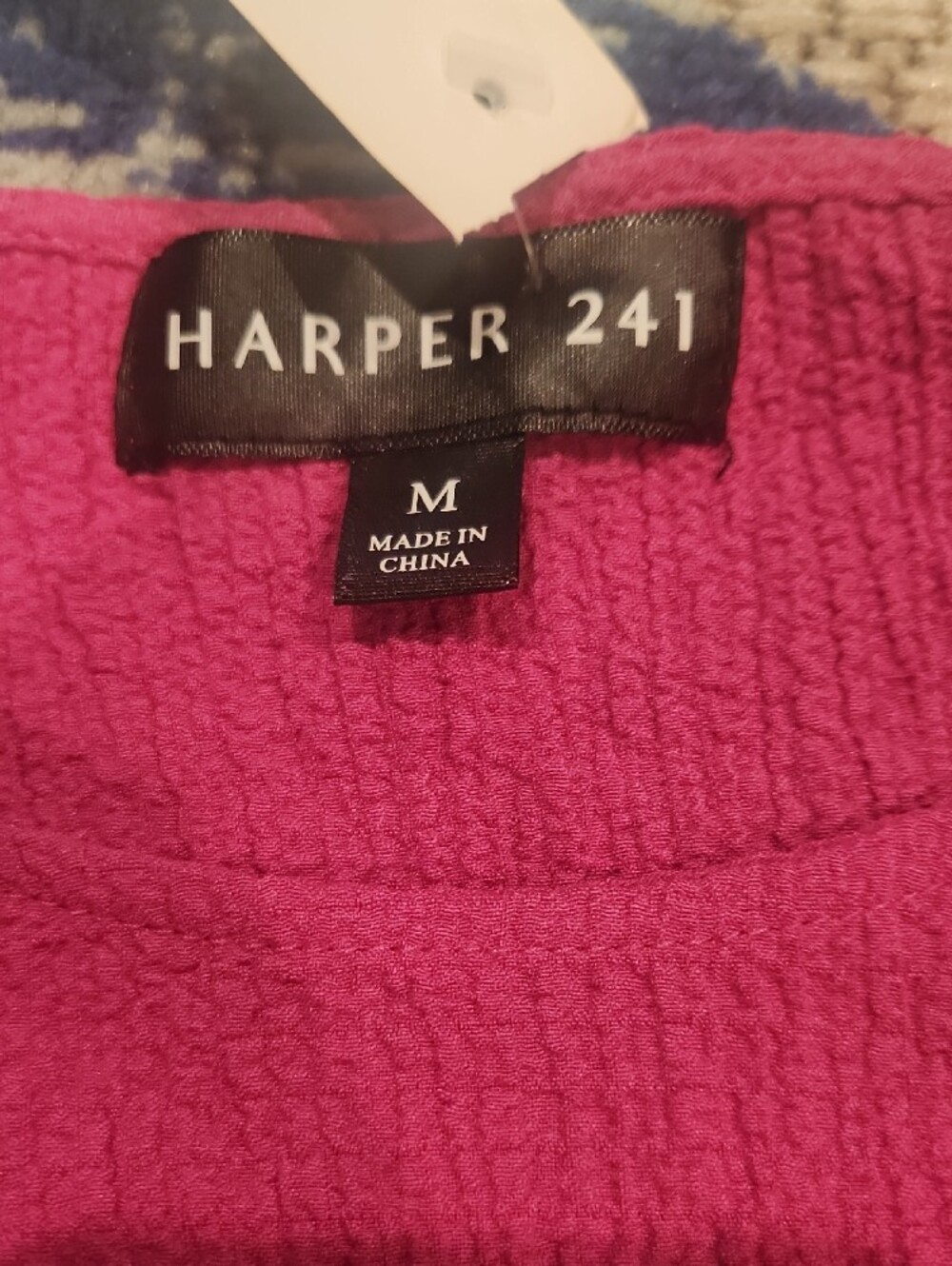 NEW Harper Magenta Textured V-Neck Top -Size M - Picture 2 of 5